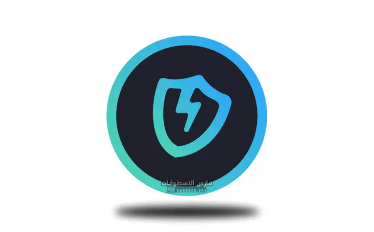 شعار IObit Malware Fighter يتميز بتصميم درع مع حرف "M" منمق باللونين الأزرق والأبيض